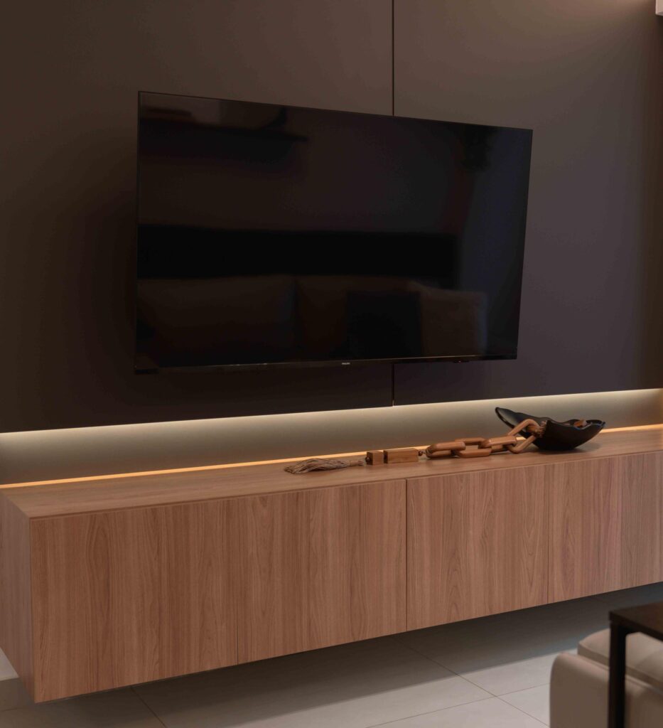 sense-arquitetos-vitoria-es-paine-tv-minimalista-cinza